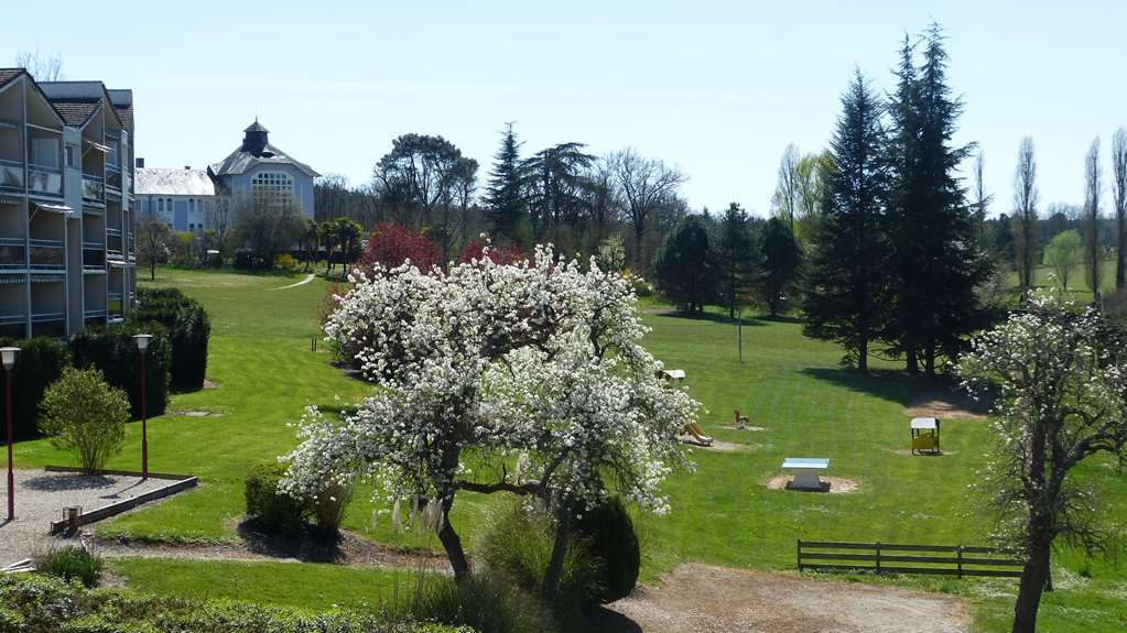 Terres De France - Appart'Hotel La Roche-Posay Esterno foto